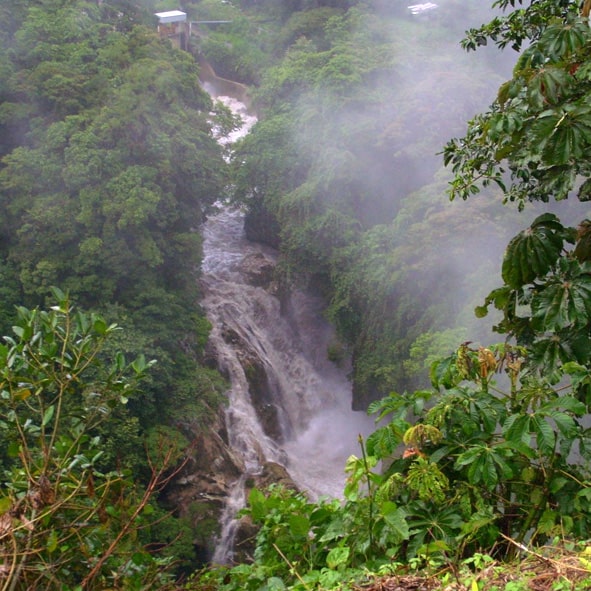 Explorar la cascada de Elefante